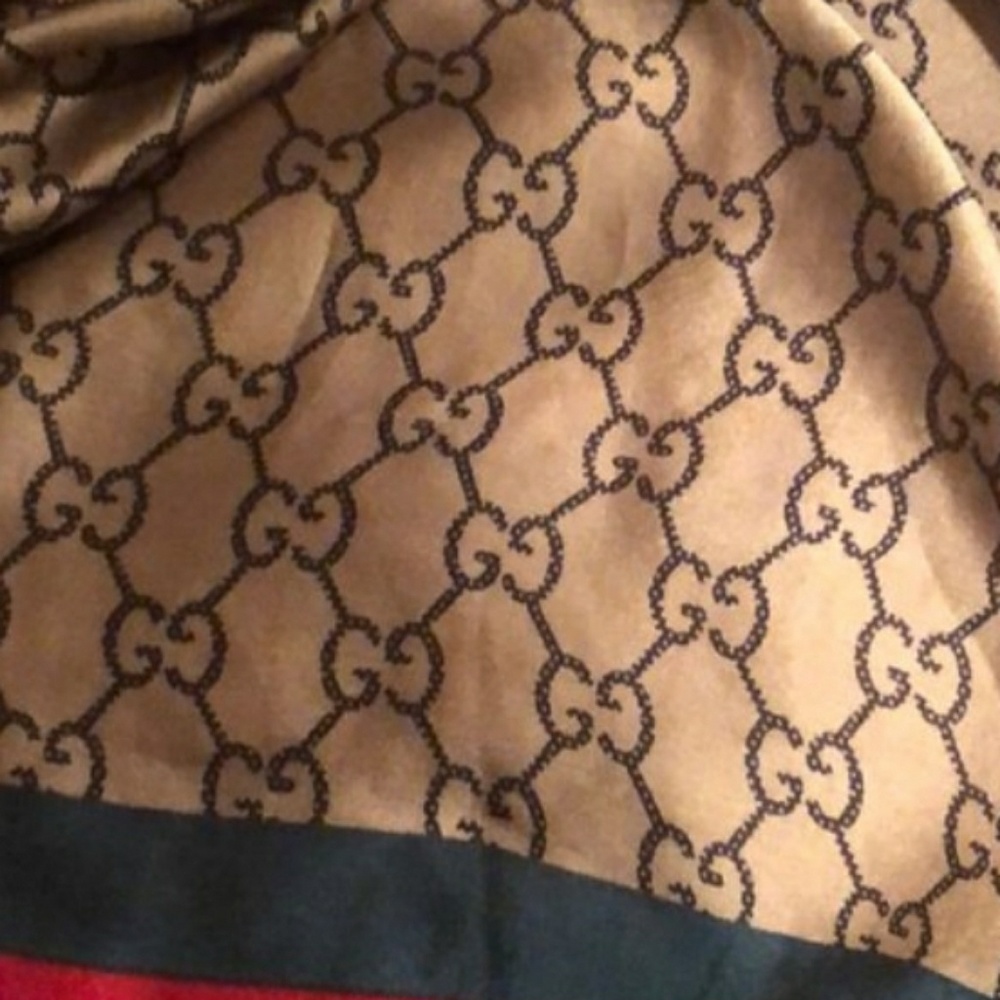 Gucci scarf